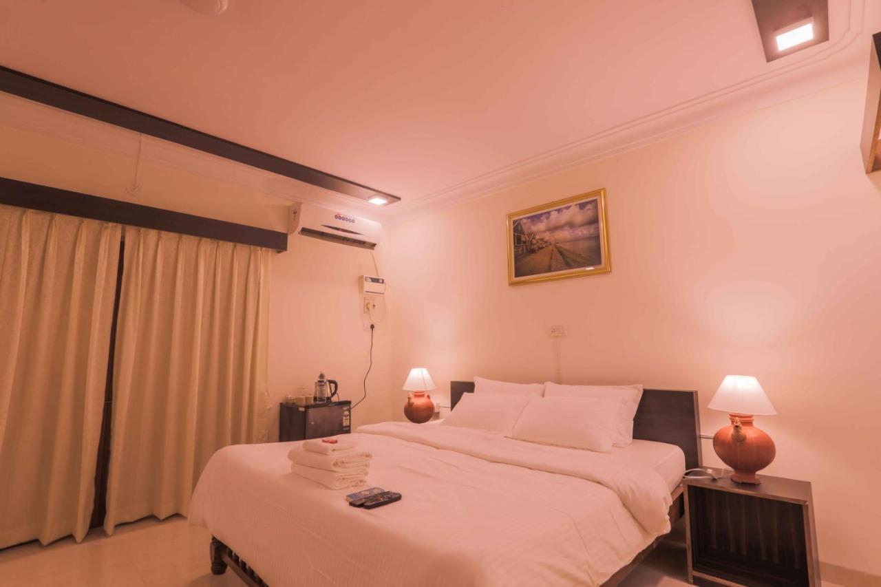 Pinnacle Blue By The Beach Calangute Exterior photo