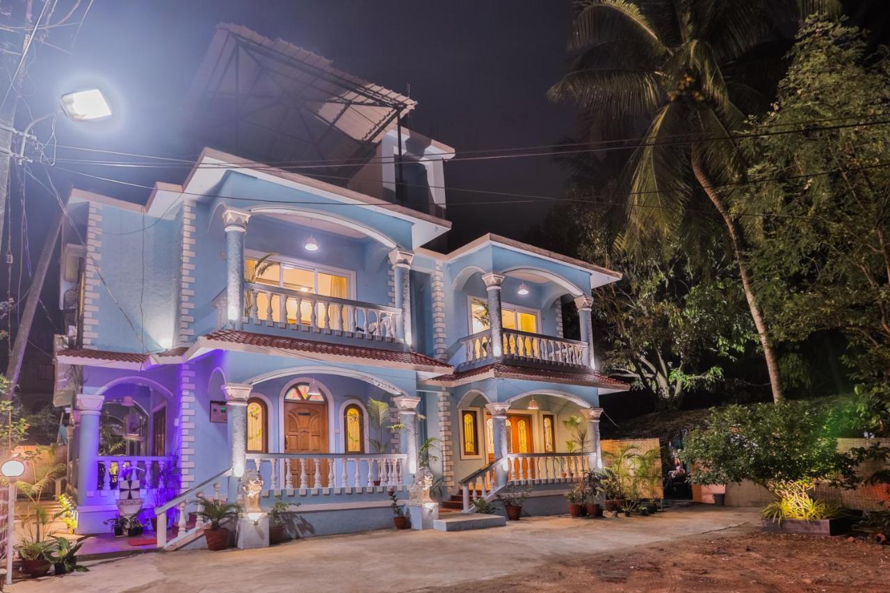 Pinnacle Blue By The Beach Calangute Exterior photo